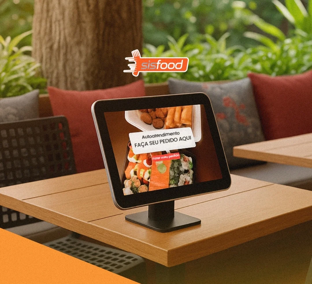 Tablet de autoatendimento fixado na mesa