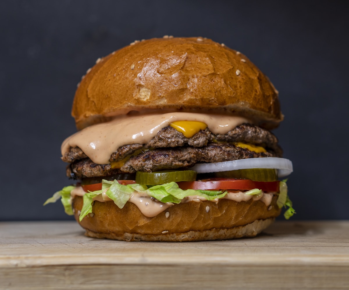 Autoatendimento em fast-food: totens em rede tipo McDonald's