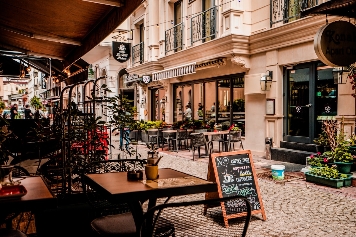 Como gerenciar fila de espera no restaurante: cadastro, estimativa e aviso ao cliente
